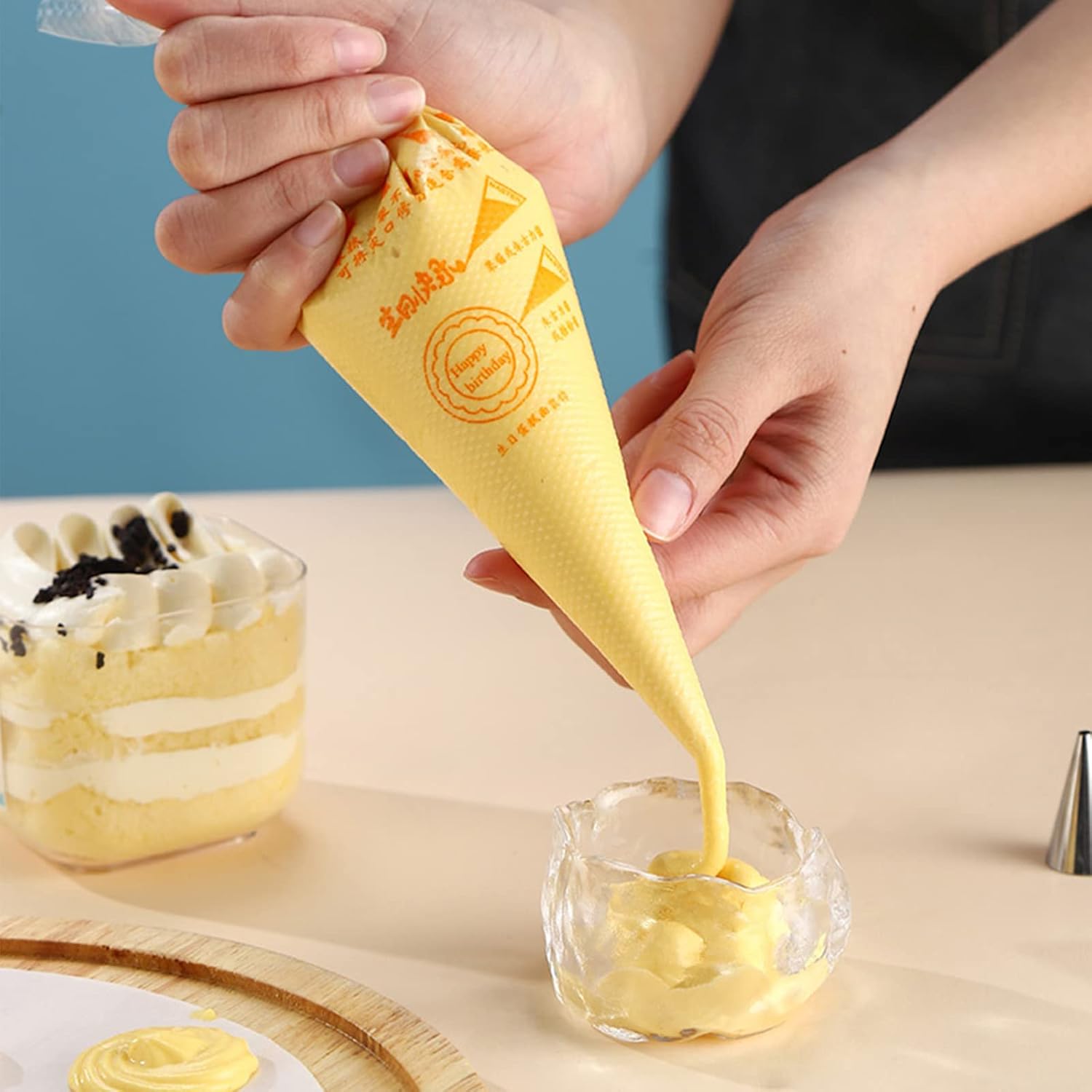 Disposable Piping Bags – Anti - Burst Pastry Bags with Non - Slip Bump for Icing, Frosting & Cake Decorating - M&M