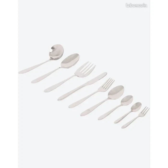 39 - PIECE CUTLERY SET - M&M