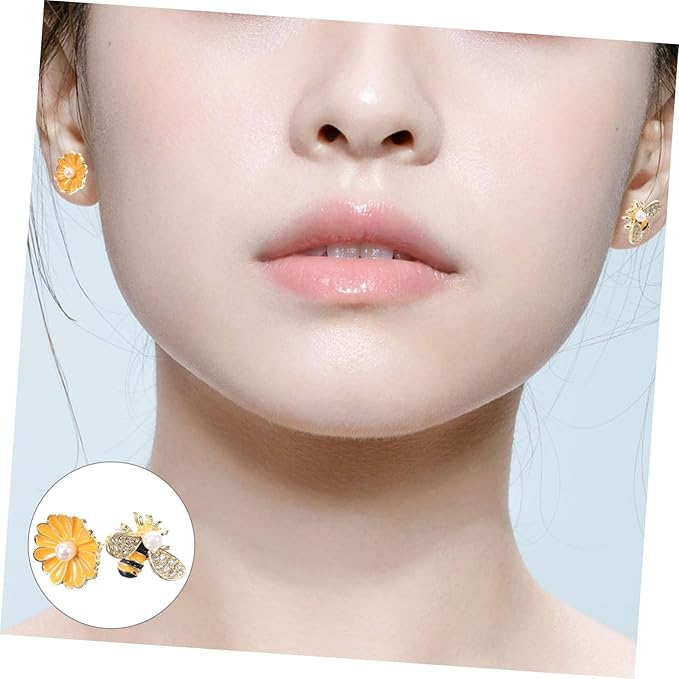 1Pair Daisy Ear Studs for Women Asymmetrical Flower Small Dainty Jewelry for - M&M