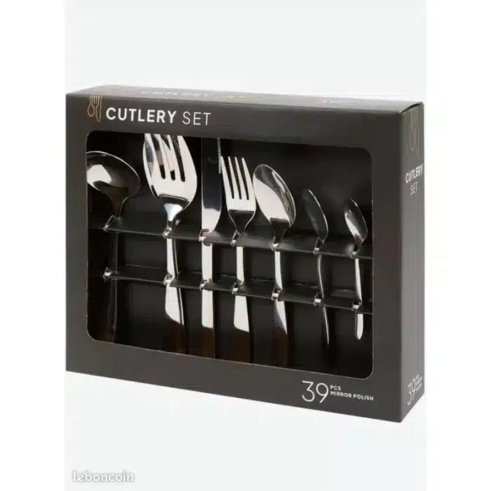 39 - PIECE CUTLERY SET - M&M