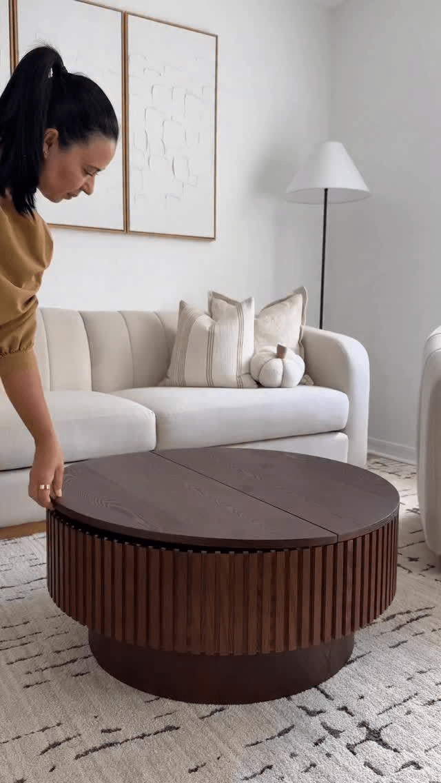 Round Fluted Coffee Table – Dark Walnut with Split - Top Lid | طاولة قهوة دائرية مخدّدة – جوز داكن بغطاء منفصل - M&M