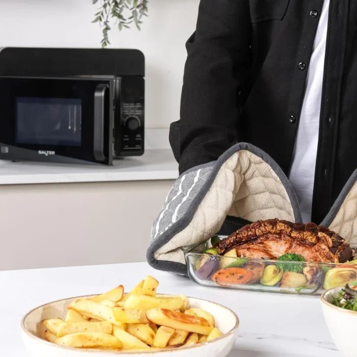 Salter EK5654 DuoWave 2 - in - 1 Air Fryer & Microwave – 20L, Air Fry Crisp & Cook, Combi Roast & Bake, Microwave Reheat & Defrost, 24.5cm Turntable, 8 Auto - Cook Functions, Includes Basket/Rack, 700W - M&M
